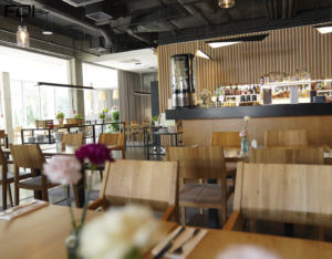 Nowa przestrzeń restauracyjna w Folwark Łochów