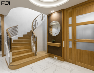 naturalne drewno w aranżacji ciepłego wnętrza domu